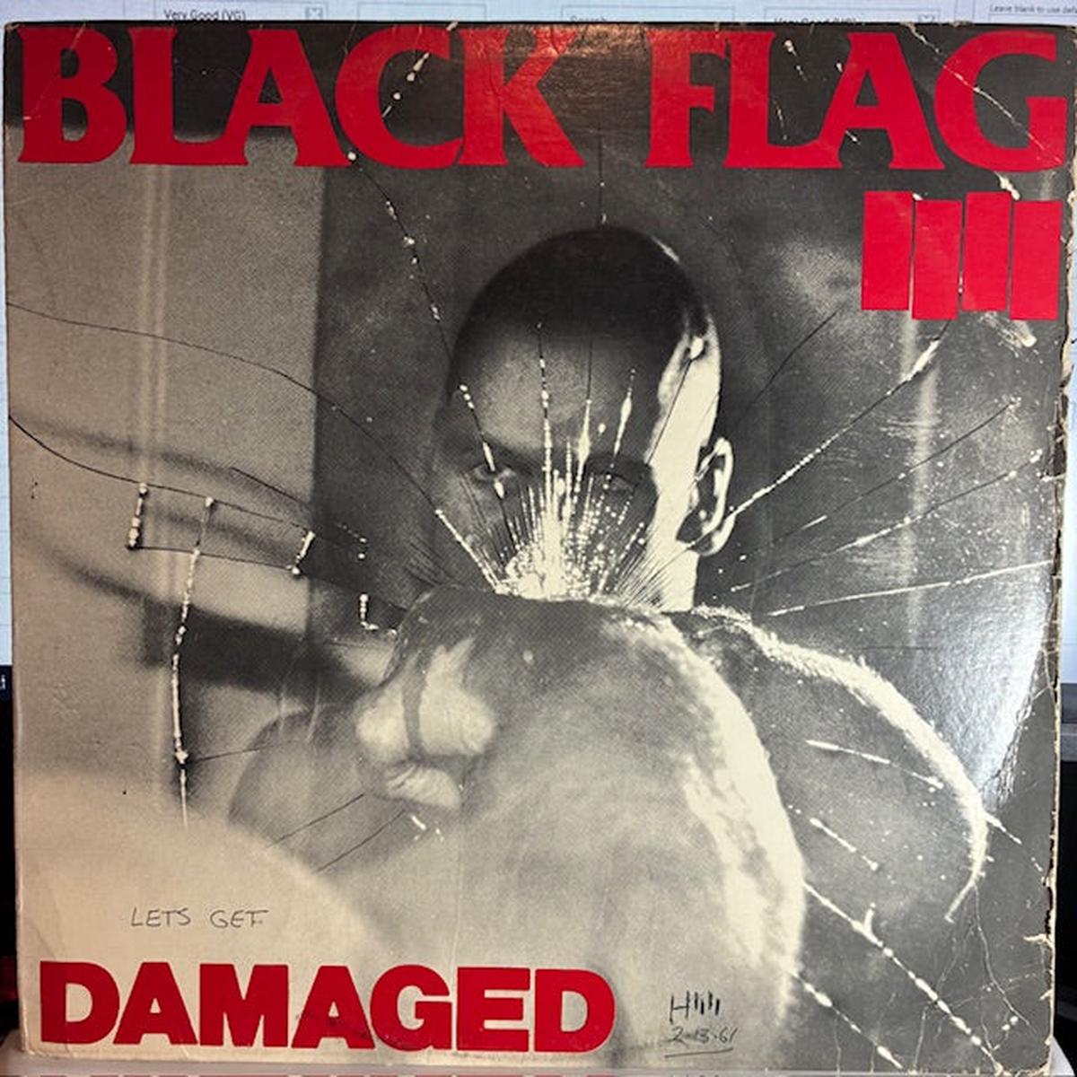 Damaged (*SIGNED* VINYL) | Very Good (VG) Very Good (VG) – – PUNK / USED *VERY GOOD*